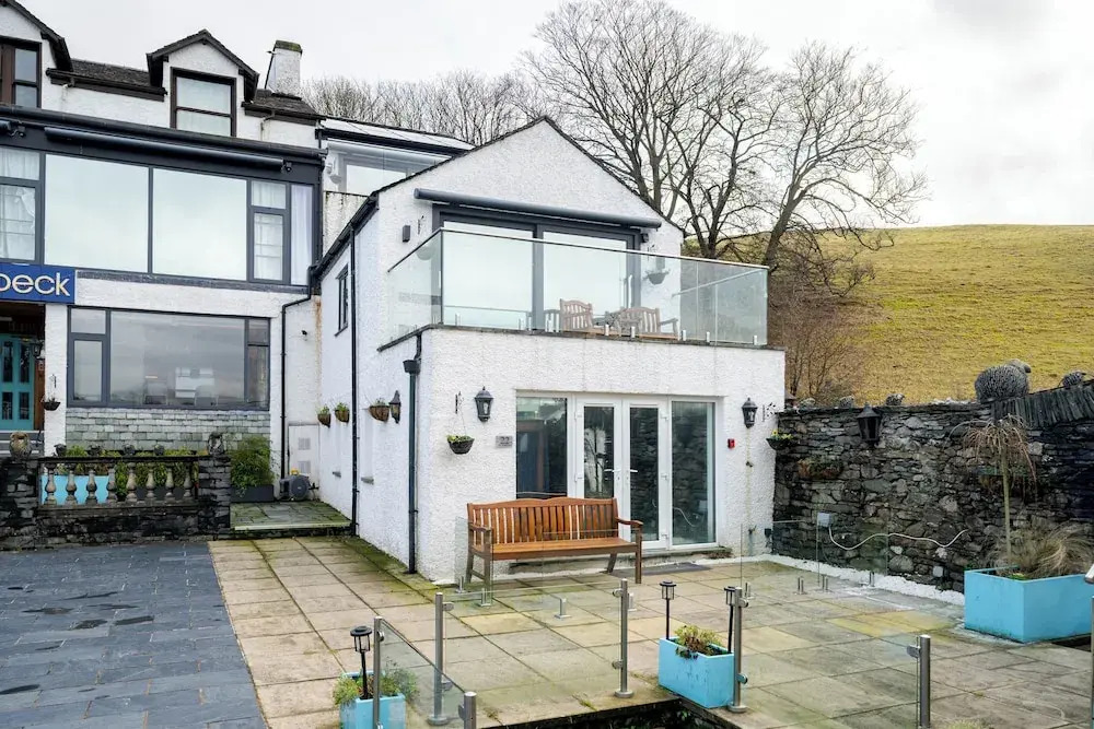 Waterhead Rooms & Suites - Parking and Light Breakfast