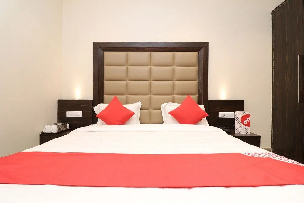 OYO 24608 Sanjay Galaxy Premium