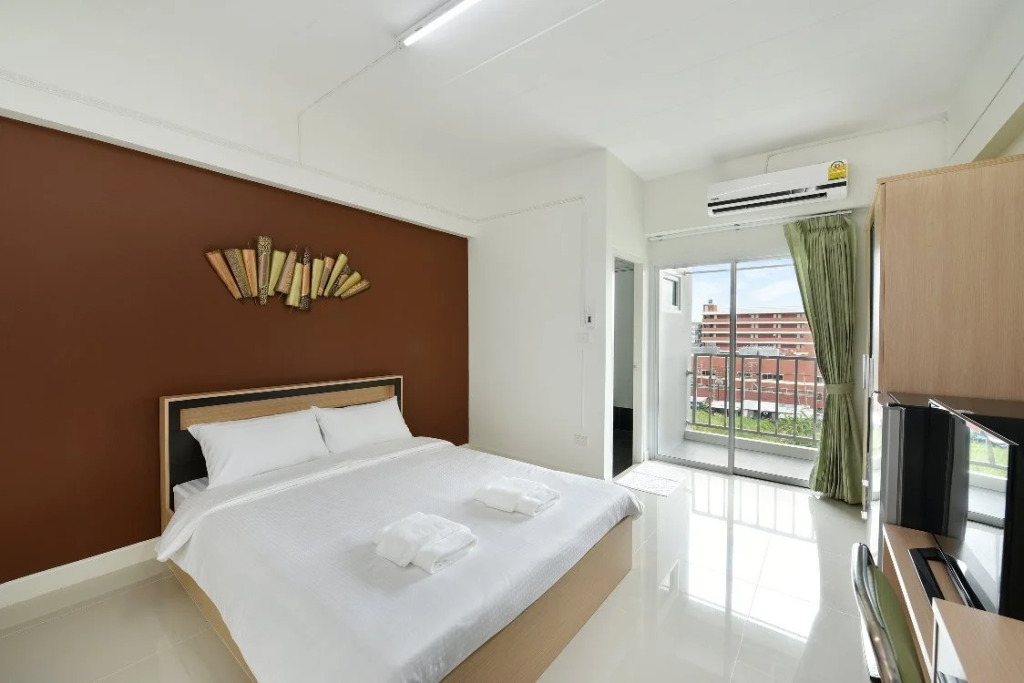 B32 Apartment