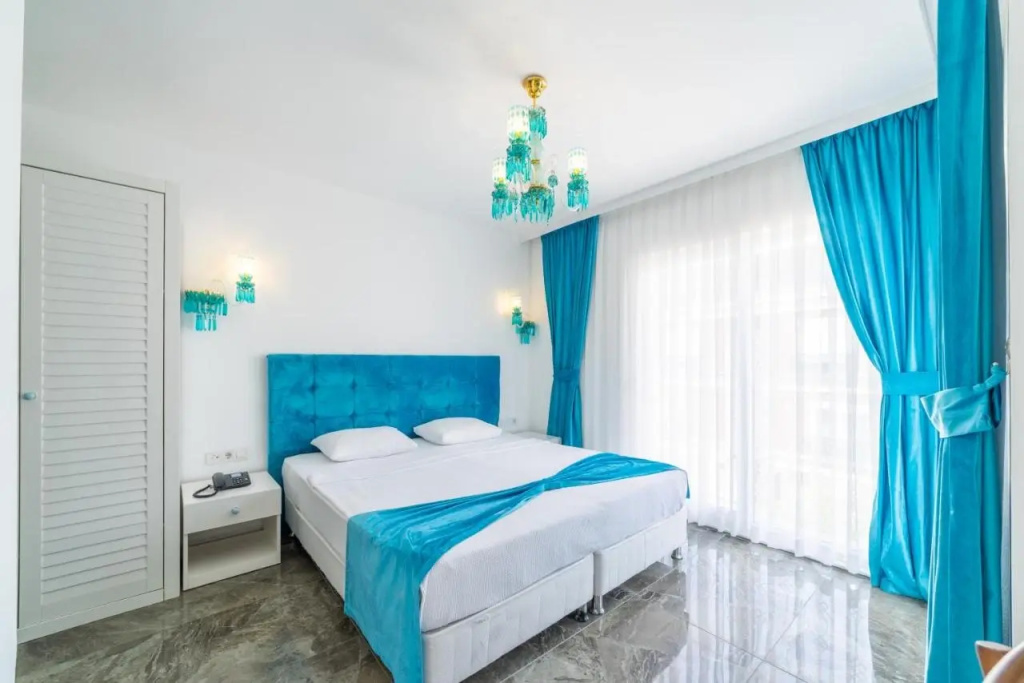 DAM HOTEL LARA