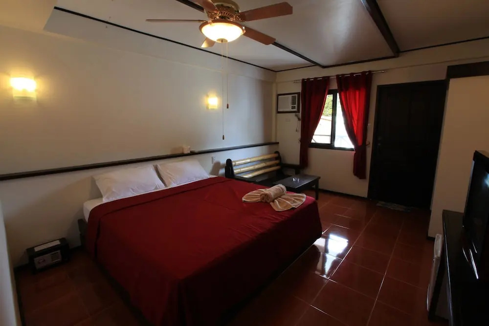 Paradise Resort and Dive Shop