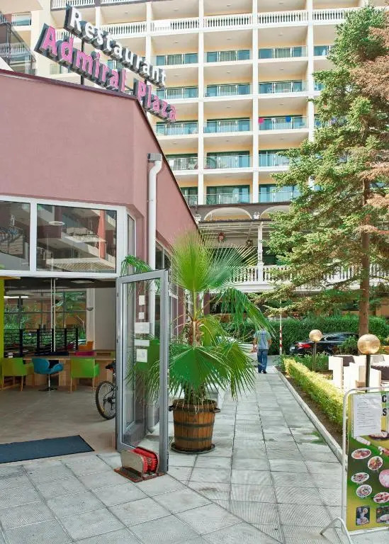 Admiral Plaza Holiday Apartments