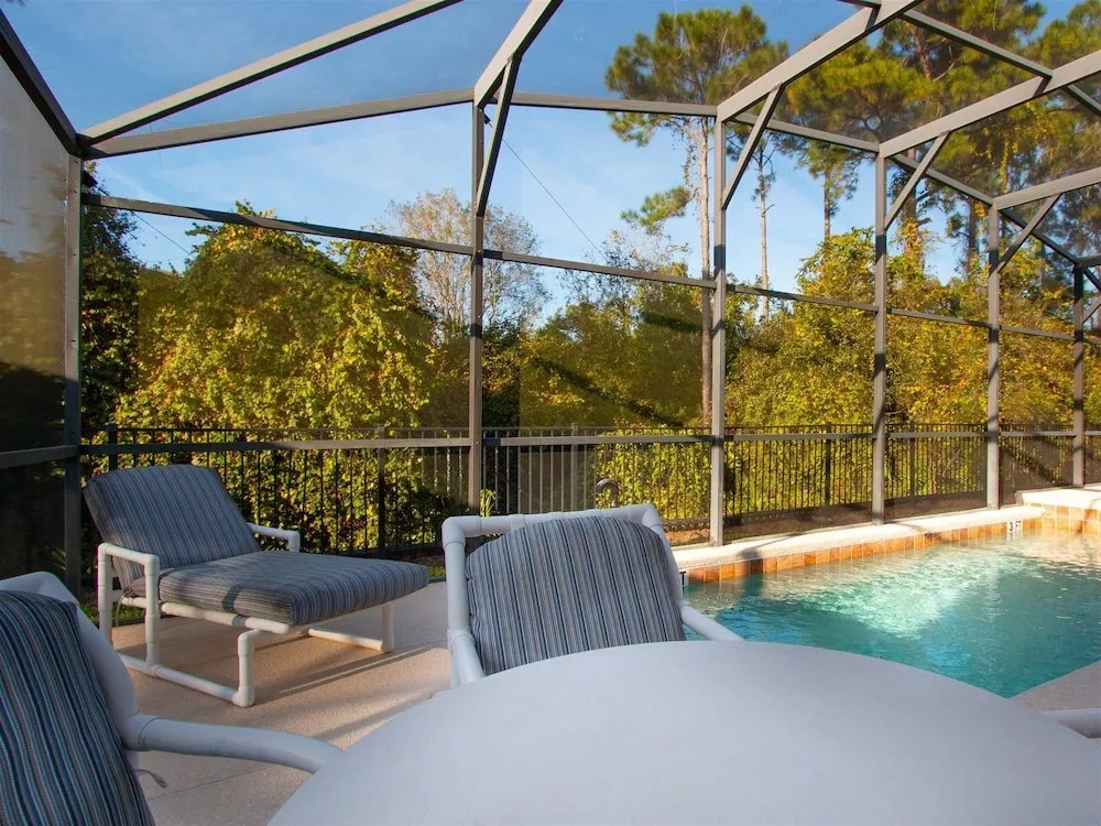 4 Bed And 3 Bath In Perfect Location With Pool By Florida Dream Home