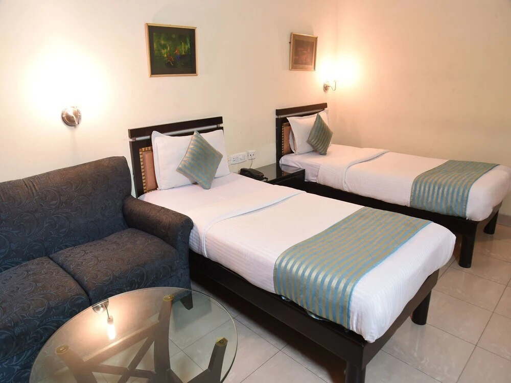 OYO 2417 Hotel Allenby Inn