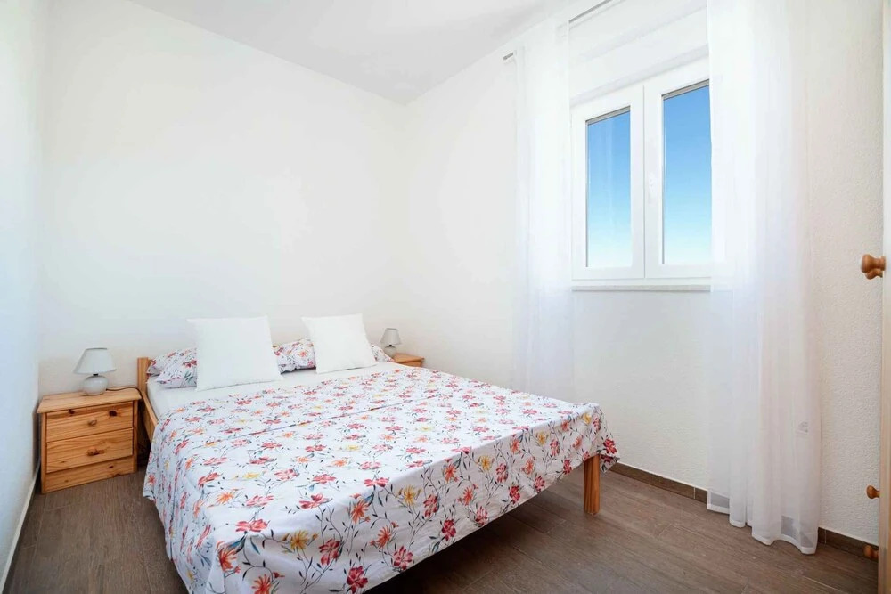 Beautiful 2-bedrooms Apartment in Rogoznica