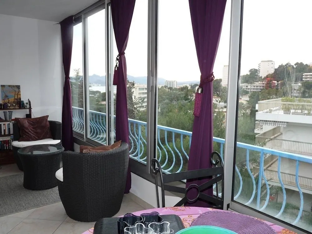 Midi Terrace