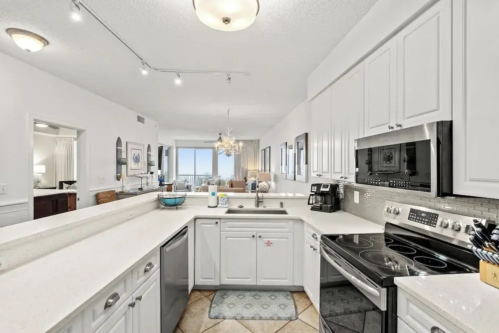 Fun In The Sun! Crescent at Miramar - Gulf Front+Beach Chairs