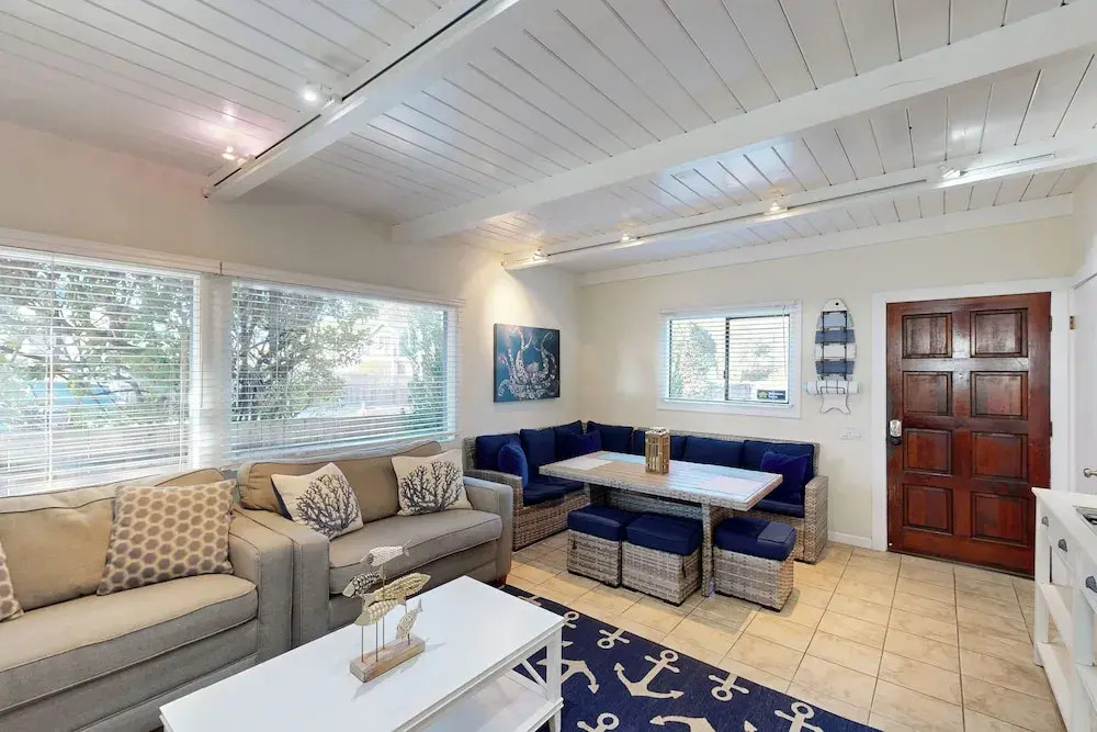 Stroll to Shore: Stinson Beach Gem w/ Hot Tub