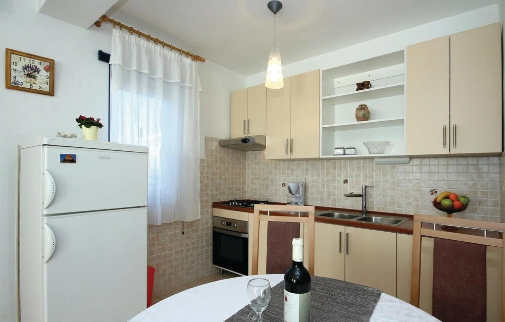 Nice Apartment in Jadranovo With 2 Bedrooms and Wifi