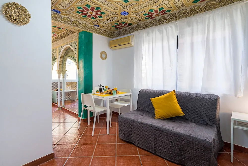 Casablanca Studio Citycenter - Adults Only