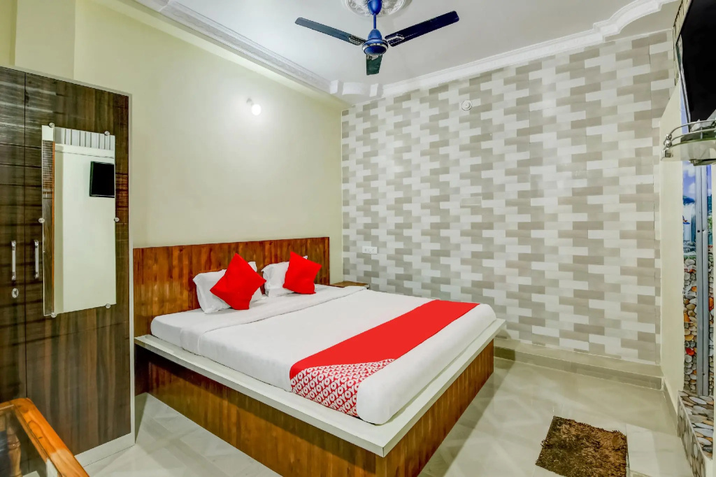 OYO 71936 Hotel Badri Inn & Yatri Niwas