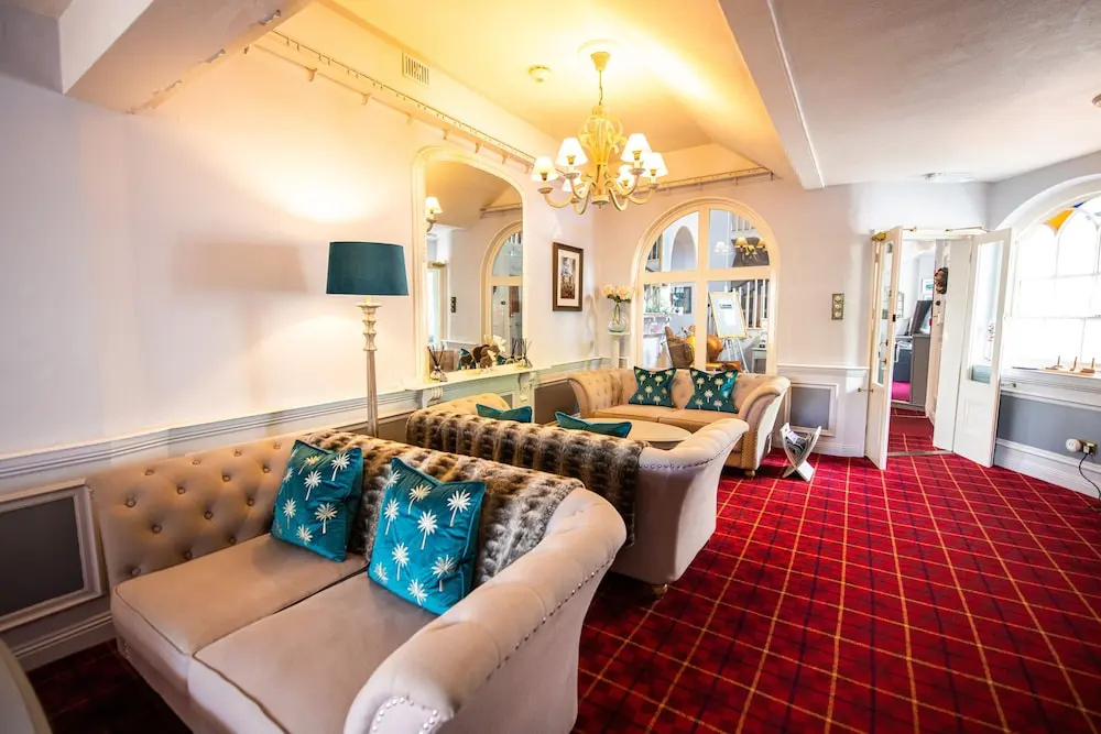 The Woodlands Hotel