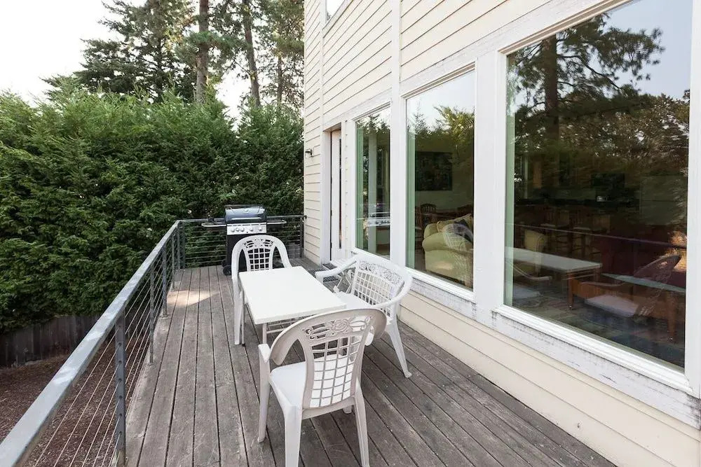 Salmon House 3 Bedroom Home by Redawning