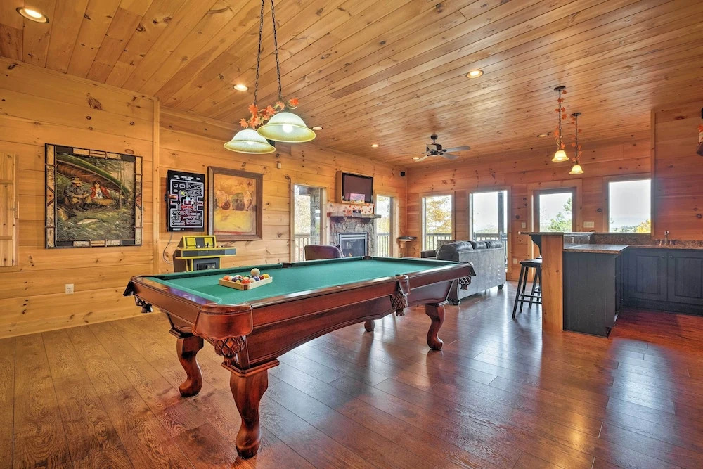 Smoky Mountain Views + Hot Tub: Spacious Cabin!
