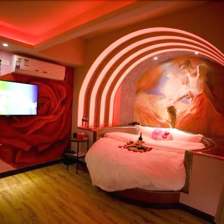 Zuiai Theme Hotel