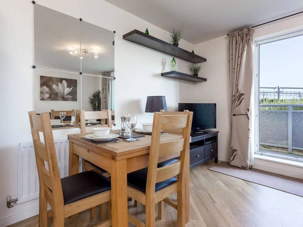 Bay Retreat- Moments from Hamworthy Park
