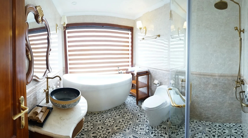 Emperor Cruises Legacy Halong