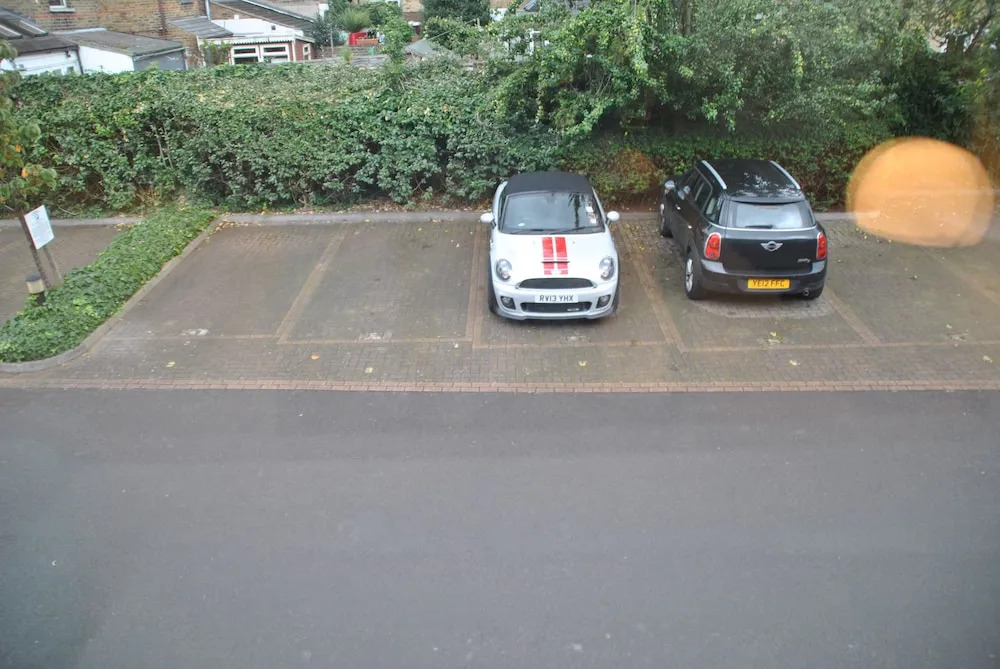 Alexandra Court One Bedroom Central Windsor Flats with Parking