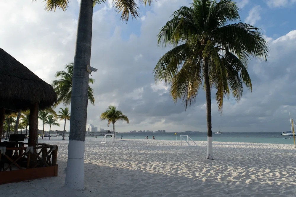 Oceanfront condo at voted best Cancun sandy beach