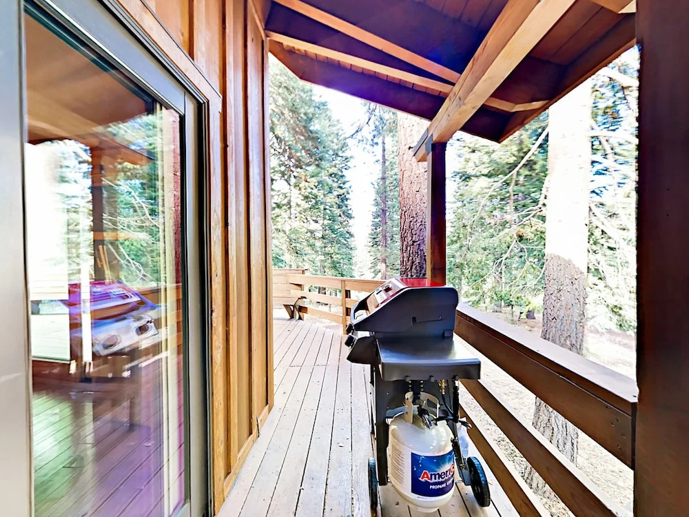 Herringbone Cabin 3 Bedrooms 2 Bathrooms Cabin