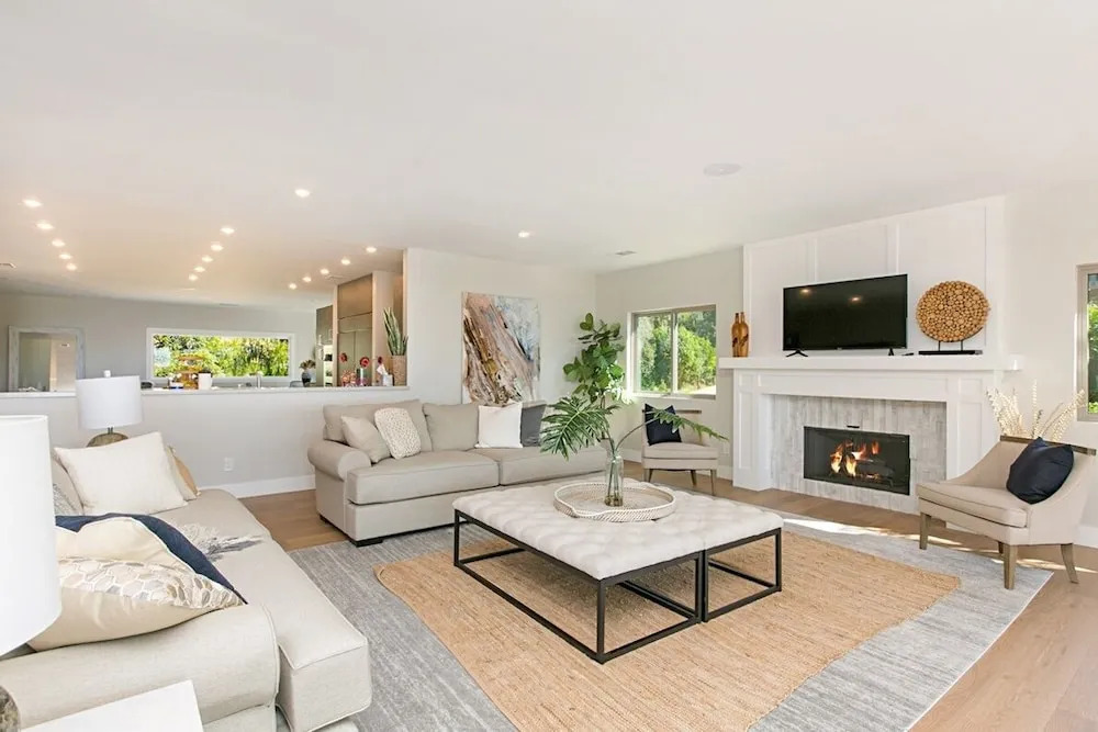 Designer Ocean-view W/ Luxe Chefs Kitchen 5 Bedroom Home