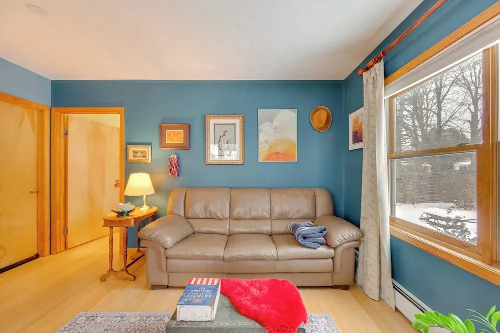 2 Mi to Main Street! Cozy Burlington Guest Suite