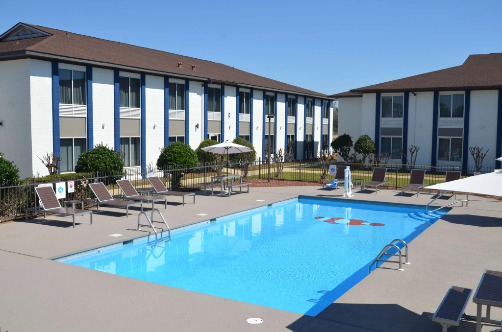 Americas Best Value Inn & Suites-Foley - Fully Renovated