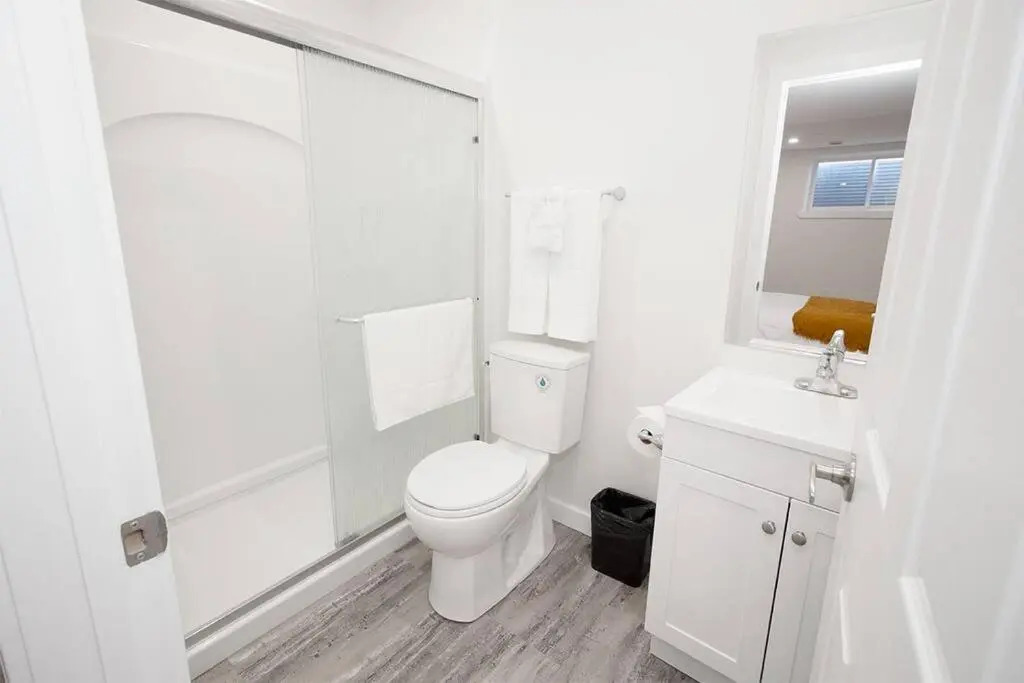 Modern and Comfortable Townhouse in South Winnipeg