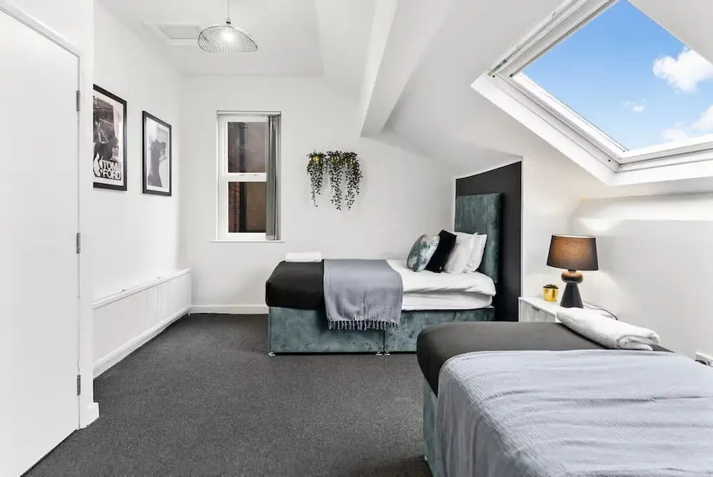 Perfect Booking 4 Bed Home in Sheffield