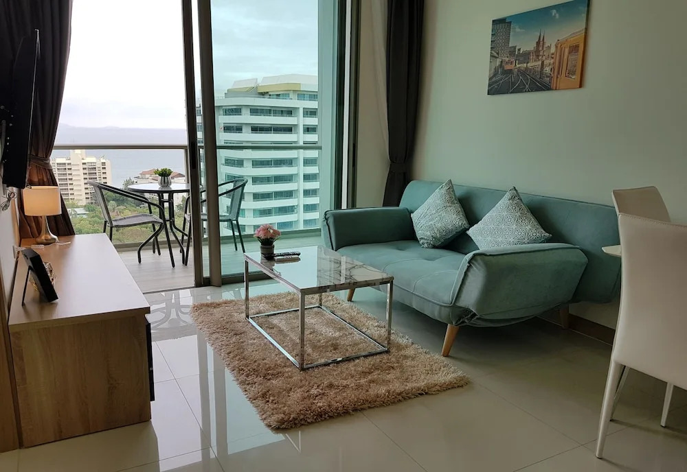 Riviera 1BR Sea View 3901 by Pattaya Holiday