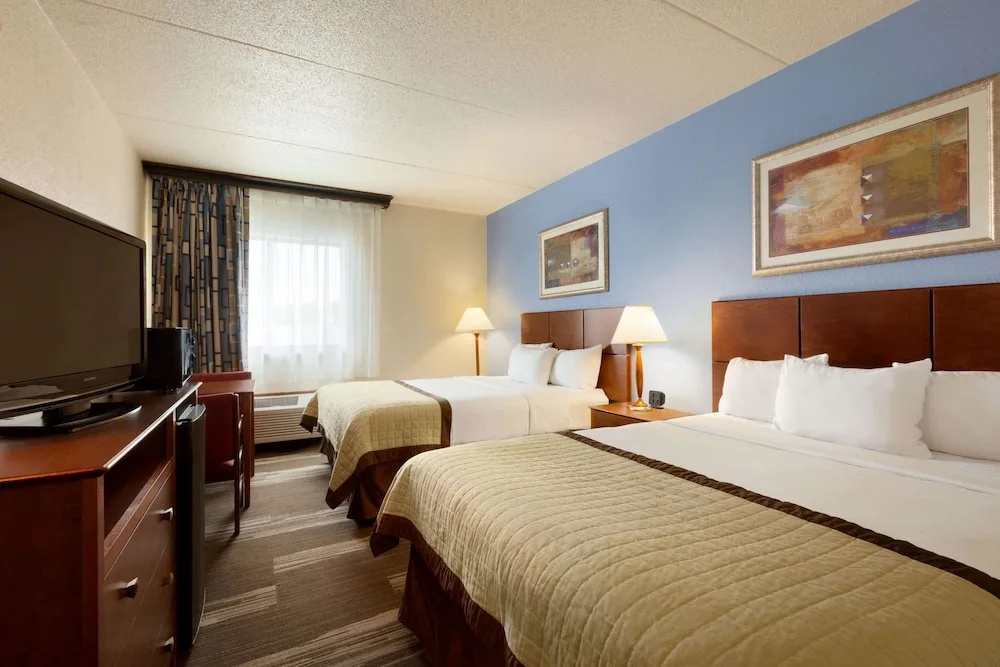 Baymont Inn & Suites Fargo