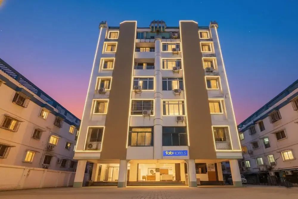 FabHotel Royal Ville