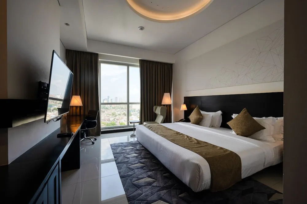 Orion City Hotel