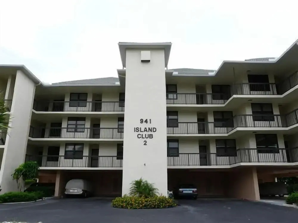 South end Condo With Pool/spa and Steps to Beach