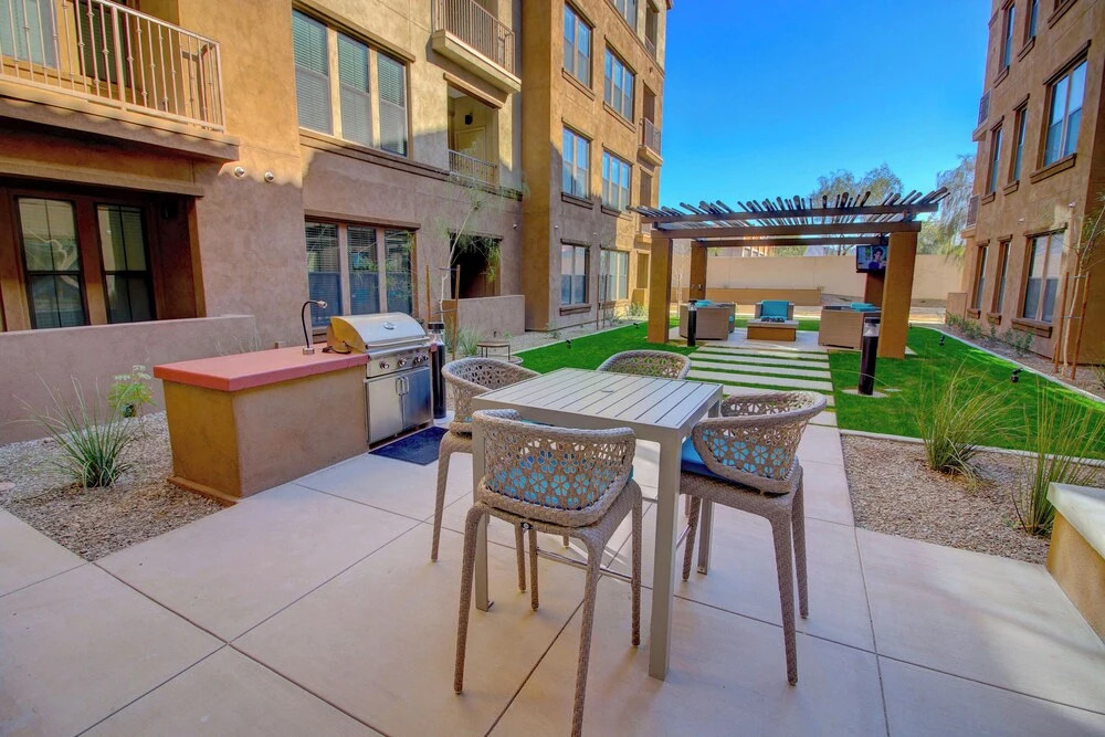 Rooftop Pool with Views-King Beds-Parking 1123