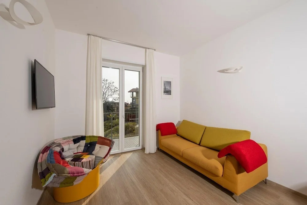 The View-wind Design apt With Terrace Lake View