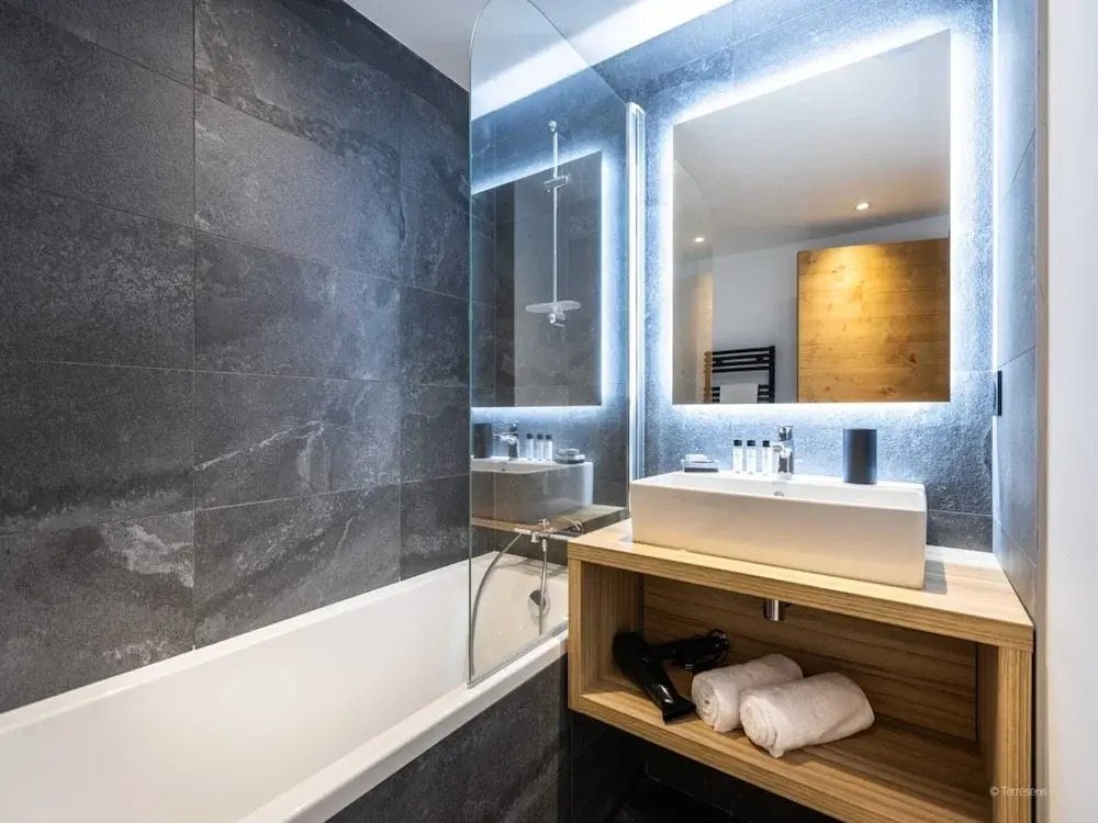 Apartment in La Chapelle Near Cret-beni Lift