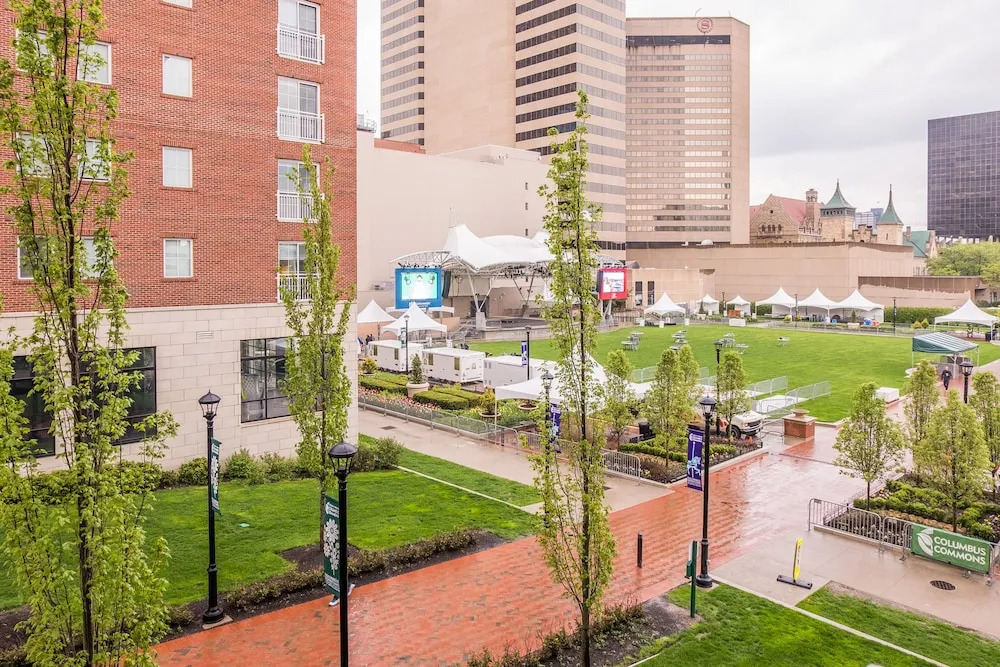 Convenient Apartments Near The Commons