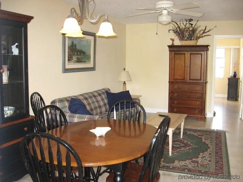 Lido Islander Inn