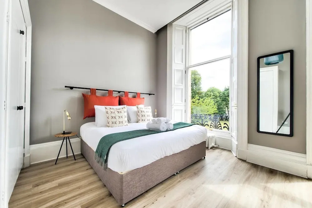 Ainslie Place Luxury Apt In Heart Of The City