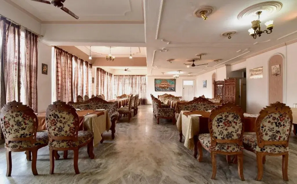 Mashoo Resorts by OYO Rooms