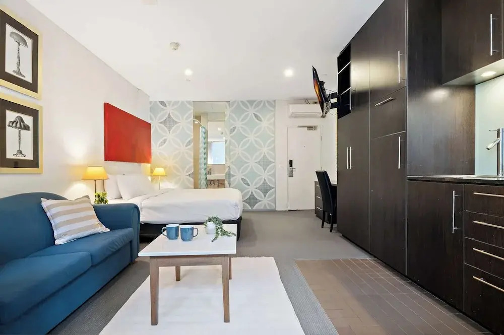 Stylish Central Studio With Gym