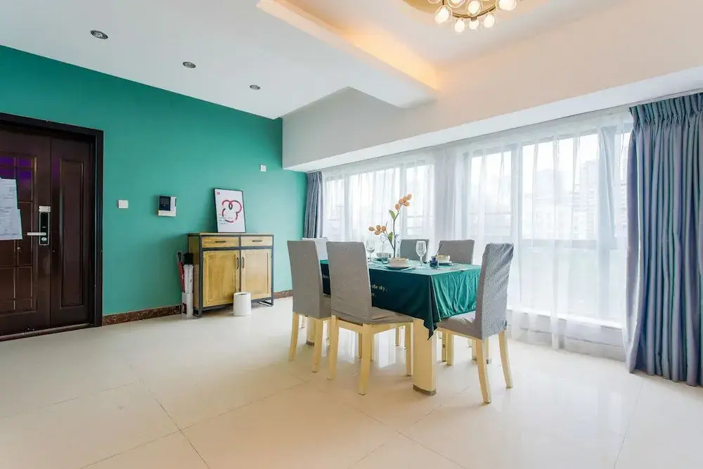Locals Boutique Apartment Huafa No.11