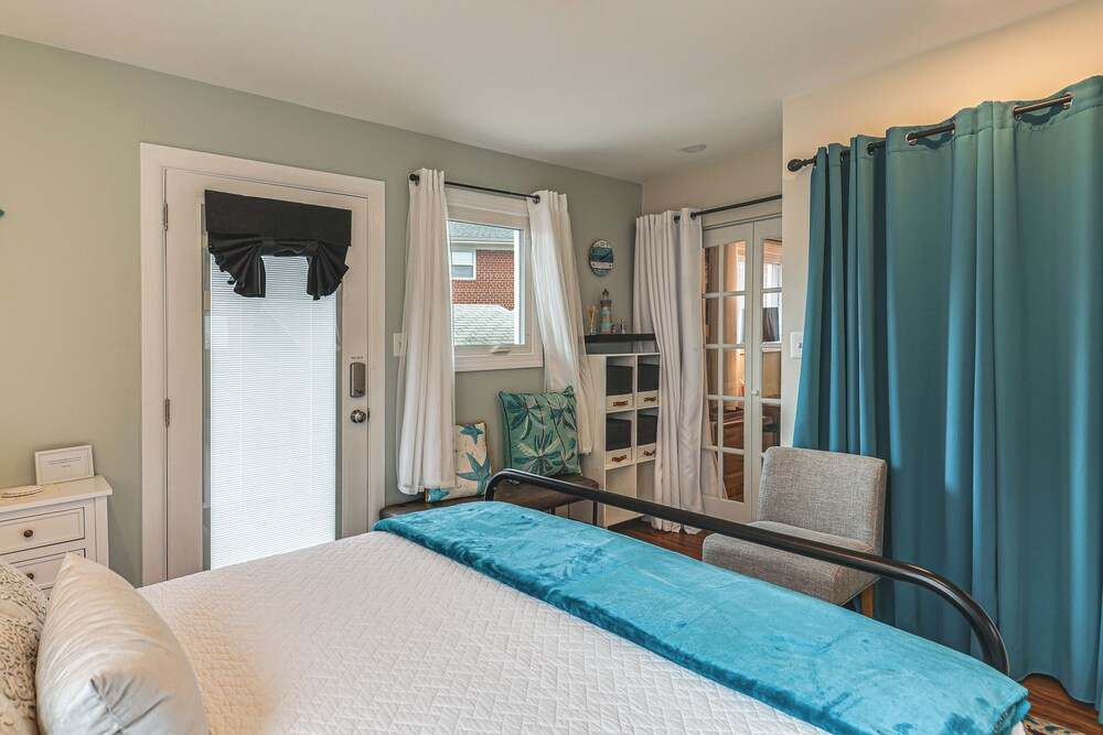 Charming Boutique Home in West End Alexandria!