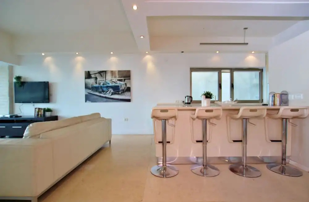 One of a Kind Gordon Beach Front 2BR Apt