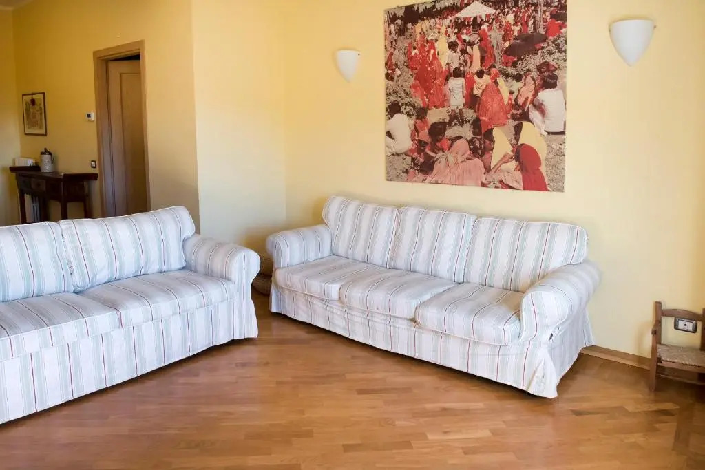 S34 - Sirolo, Quadrilocale in Centro Arredato Con Gusto