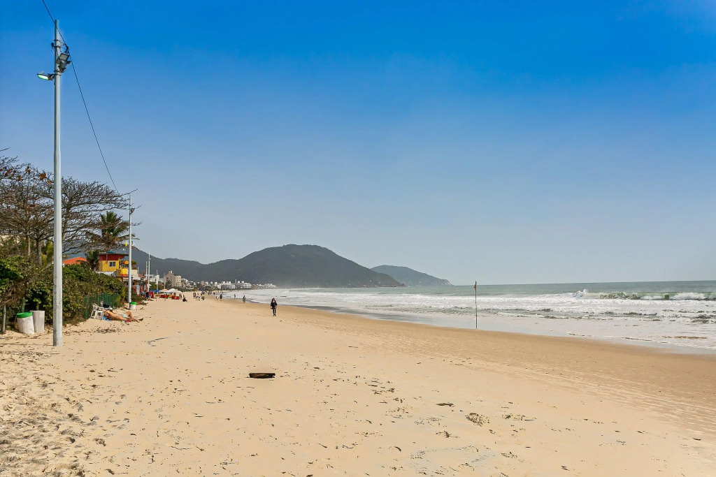 Apto em Condominio pe na Areia, c/ Piscina Mhr308