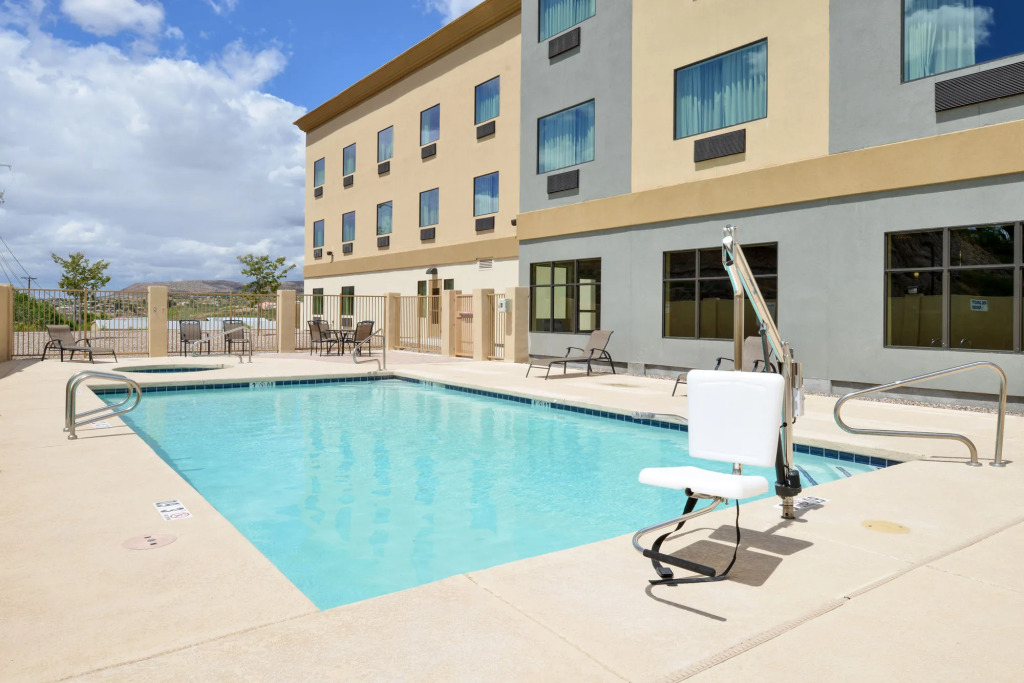 Holiday Inn Express & Suites Globe by IHG
