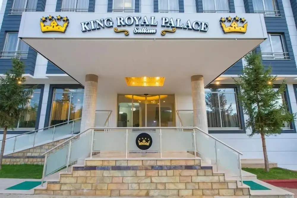 King Royal palace salkım