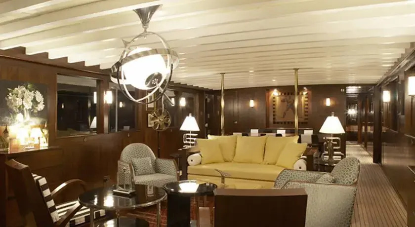 Luxury Yacht MM2